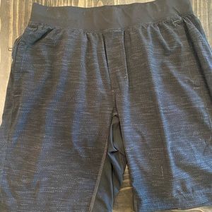 Lululemon THE short 7 inch size L